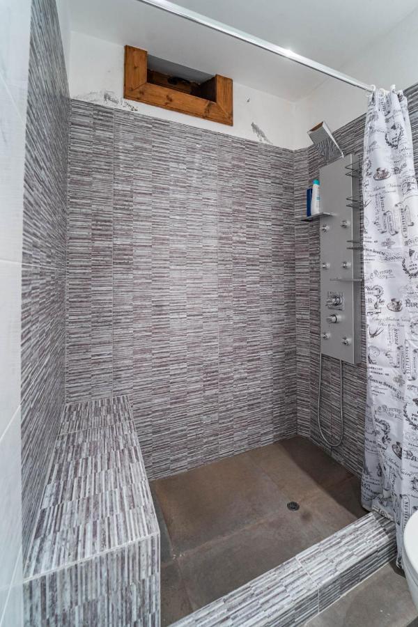 Maisonette Korfes-Κορφές-Μ Δύο Αυτόνομοι Όρoφοι Της Βίλας Κορφές Για Οικογένειες Και Μικρές Παρέες 卡尔派尼西翁 外观 照片