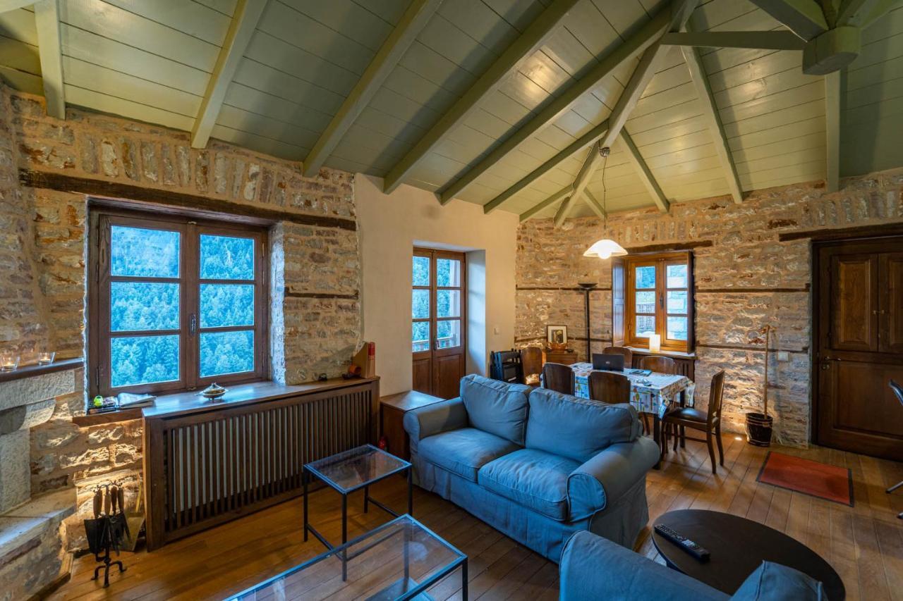Maisonette Korfes-Κορφές-Μ Δύο Αυτόνομοι Όρoφοι Της Βίλας Κορφές Για Οικογένειες Και Μικρές Παρέες 卡尔派尼西翁 外观 照片
